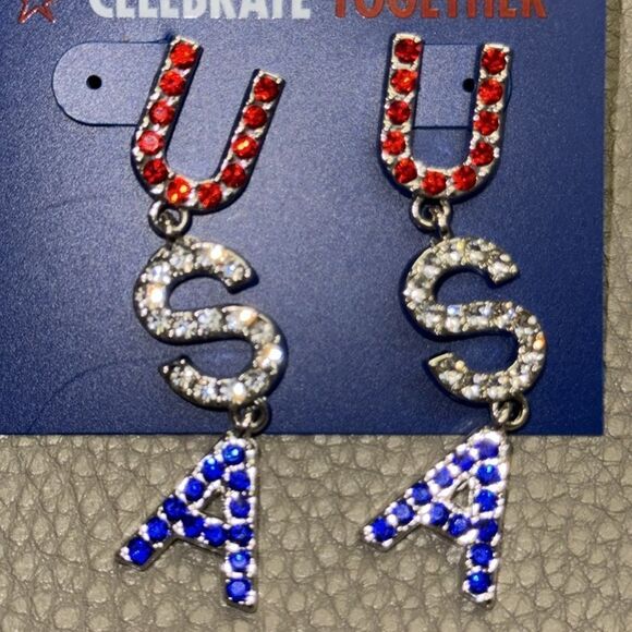 Silver Tone Patriotic USA Drop Earrings independence day - Picture 5 of 7